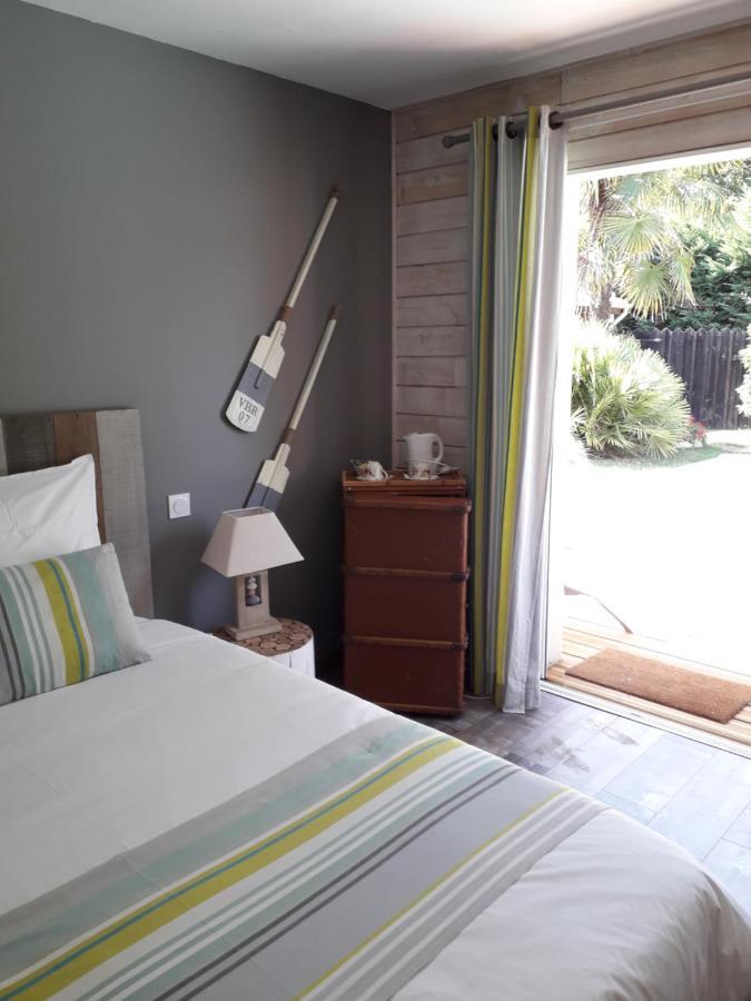 Les Rives Du Bassin Bed & Breakfast *